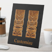 Gold Tiki Sculpture Thunder_Cove Reclamebord Met Voetstuk (Insitu)