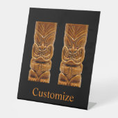 Gold Tiki Sculpture Thunder_Cove Reclamebord Met Voetstuk (Voorkant)