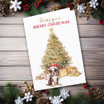 Gold Tree Boston Terrier Puppy Christmas Kaart<br><div class="desc">Op de voorkant van deze kerstkaart draagt een schattige bostonterriër een rood-wit sinterklaas-pet terwijl hij voor een kerstboom zit. De boom is gedecoreerd in goud, en bijpassende geschenkpakketten liggen eronder. In de rode en gouden tekst staat: "Ik wens u een vrolijk kerstfeest". In tekstvelden die u kunt aanpassen aan alles...</div>