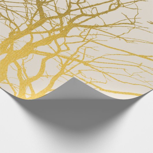 Gold Tree Branches Pattern Beige Background Cadeaupapier (Hoek)