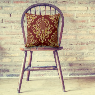 Gold Victoriaans Damask Patroon op Maroon Red Kussen