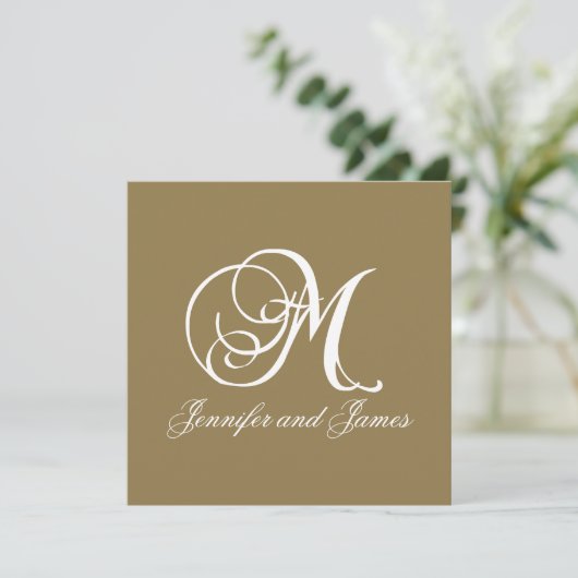 Gold Wedding Invitation Monogram M Sjabloon Kaart (Staand voorkant)