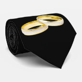 Gold Wedding Rings op Black Stropdas (Opgerold)