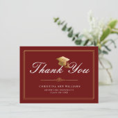 Gold WhiteScript Grad Cap Red Graduation Bedankkaart (Staand voorkant)