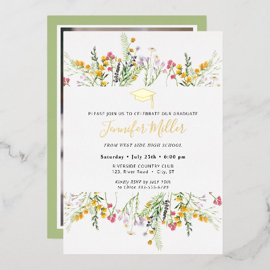 Gold Wildflower Afstuderen foto op achterzijde Folie Uitnodiging (Voorkant / Achterkant)