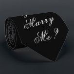 Gold Will you trouwt me proposal script legant Stropdas<br><div class="desc">Prachtige en elegante stropdas: "Wil je me trouwen?" Gooi een feestje! Hoe leuk zou dat zijn? Draag dit stropdas en zie hoe lang het is alvorens zij realiseert wat de boodschap is. Zo'n geweldig geheugen. Dit zal uw voorstel een zeer gedenkwaardige en speciale dag maken. Zij of hij zullen zeker...</div>