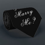 Gold Will you trouwt me proposal script legant Stropdas<br><div class="desc">Prachtige en elegante stropdas: "Wil je me trouwen?" Gooi een feestje! Hoe leuk zou dat zijn? Draag dit stropdas en zie hoe lang het is alvorens zij realiseert wat de boodschap is. Zo'n geweldig geheugen. Dit zal uw voorstel een zeer gedenkwaardige en speciale dag maken. Zij of hij zullen zeker...</div>