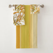 Gold Willow Leaves en sunshine stripes Bad Handdoek (Insitu)