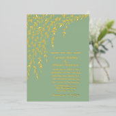 Gold Willows Light Sage Green Wedding Folie Uitnodiging (Staand Voorkant)