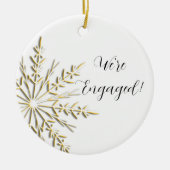 Gold Winter Snowflake op White Verloving Keramisch Ornament (Voorkant)