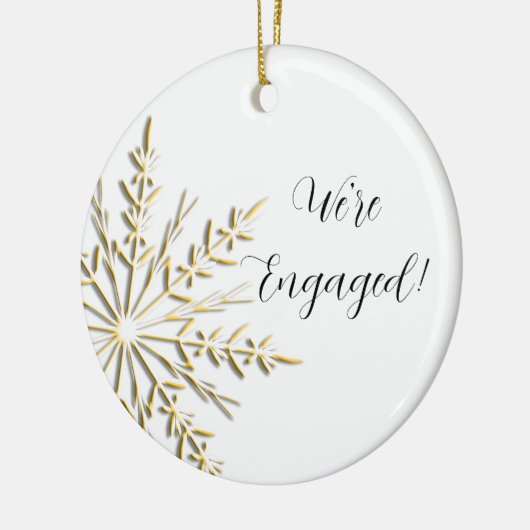 Gold Winter Snowflake op White Verloving Keramisch Ornament (Links)