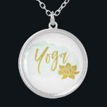 *~* Gold Word Yoga met Gold Lotus Zilver Vergulden Ketting<br><div class="desc">JEWELRY MET INTENTIE (R) - Energetisch verbeterde juwelen. Als professionele verafgelegen spirituele energiegenezer sinds 2001 heb ik geleerd, ontwikkeld en gebruik gemaakt van de kracht van de intentie om energie te genezen. Al mijn JEWELRY MET INTENTIE (R) draagt de genezende energie van positieve manifestatie. Deze JEWELRY is bereid je eigen...</div>