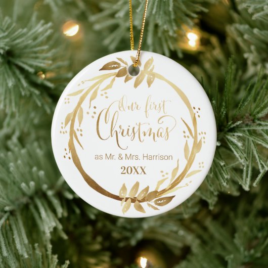 Gold Wreath | Onze eerste Kerstmis als de heer & m Keramisch Ornament (Boom)