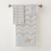 Gold Zig Zag Chevron Bad Handdoek (Insitu)