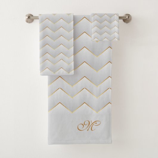 Gold Zig Zag Chevron Bad Handdoek (Insitu)