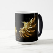 Golden Angel Wings op zwarte achtergrond Magische Mok (Voorkant rechts)
