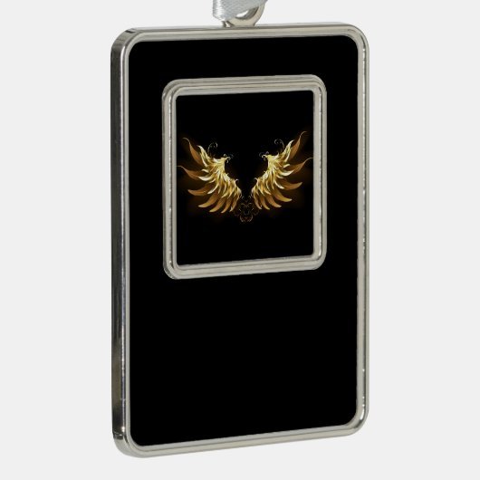 Golden Angel Wings op zwarte achtergrond Verzilverd Omlijst Ornament (Rechts)