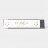 Golden ATTORNEY OP WET | Initialen Deurteken Bureau Naambordje (Voorkant)