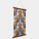 Golden Autumn Leaves Blue Sky Abstract Hangend Wandkleed (Gebogen)