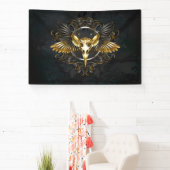 Golden Bird Skull op zwarte achtergrond Spandoek (Insitu)