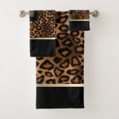 Golden Brown & Black Leopard Pattern - Monogram Bad Handdoek (Insitu)
