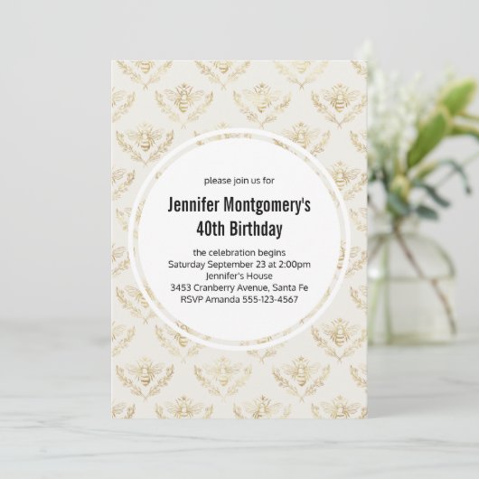 Golden Bumble Bee Pattern Birthday Kaart (Staand voorkant)