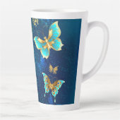 Golden Butterflies op een blauwe achtergrond Latte Mok (Rechts)