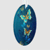 Golden Butterflies op een blauwe achtergrond Ornament (voorkant)