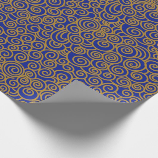 Golden Chinees Auspicious Clouds Pattern on Indigo Cadeaupapier (Hoek)