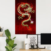 Golden Chinese draak — gil op rode zijde Poster (Thuiskantoor)