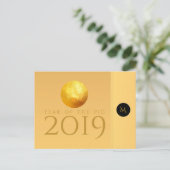 Golden Chinese Pig Papercut 2019 Monogram PostC Briefkaart (Staand voorkant)