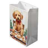 Golden Doodle Decorating Christmas Cookies Medium Cadeauzakje (Achterkant Gekanteld)