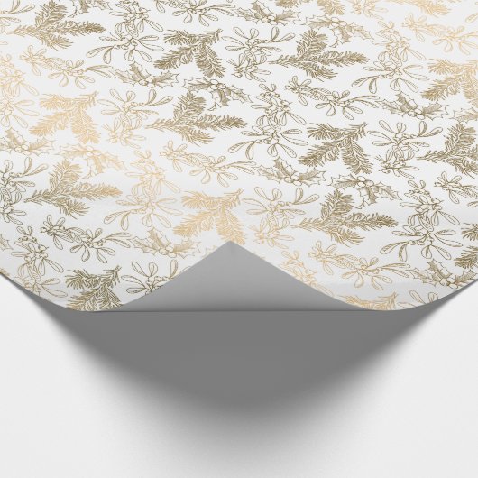 Golden Elegance Engraved Holly, Pine en Mistletoe Cadeaupapier (Hoek)