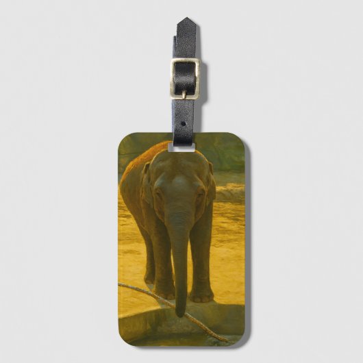 Golden Elephant Wisdom - Majestic Wildlife Bagagelabel (Voorkant (verticaal))
