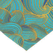 Golden Embossed Swirl Wave Pattern op Blue Korte Tafelloper (Hoek)