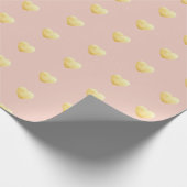 Golden Faux Folie Harten Patroon op Blush Pink Cadeaupapier (Hoek)