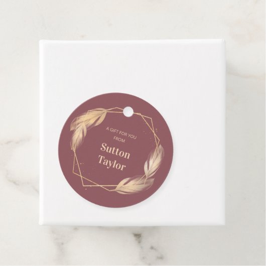 Golden Feathers op Mauve Bedankjes Labels (In situ)