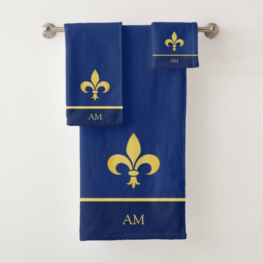 Golden Fleur de Lis en Monogram op Navy Blue Bad Handdoek (Insitu)