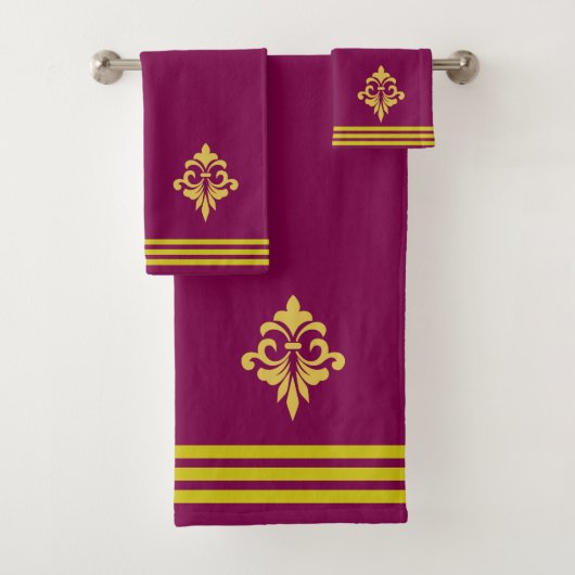 Golden Fleur de Lis, Three Stripes on Maroon Bad Handdoek (Insitu)
