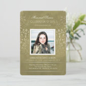 Golden Floral Memorial Service Aangepaste uitnodig Kaart (Staand voorkant)