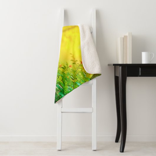 Golden Forest Stream Peaceful Art Sherpa Deken (In situ)