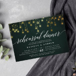 Golden Garland Rehearsal Dinner Invitation Kaart<br><div class="desc">Onze elegante repetitieve diner- of cocktailfeestuitnodigingen in chic green en gouden kenmerken een donkere jager groene achtergrond met snaren van faux gouden folie lichten bovenaan, en "repetitief diner" in de typografie van het chique kalligrafische script. Pas je aan met je ceremonie repetitie en repetitieve diner details onder. Omvat ruimte voor...</div>