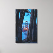 Golden Gate Bridge door de bomen bij Twilight Canvas Afdruk (Voorkant)