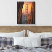 Golden Gate Bridge Foto tussen twee bomen Canvas Afdruk (Insitu (Slaapkamer))