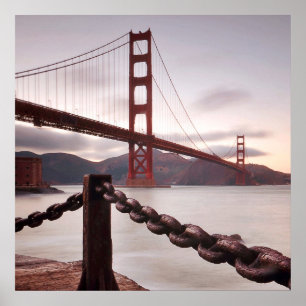 Golden Gate Bridge tegen bergen Poster