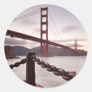 Golden Gate Bridge tegen bergen Ronde Sticker
