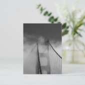 Golden Gate Bridge Tower gehuld in mist Briefkaart (Staand voorkant)