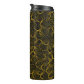golden geometric pattern on a black background. Vi Thermosbeker (Geroteerd rechts)