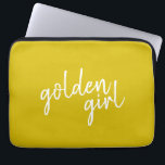 Golden Girl | Modern Gold Script Laptop Sleeve<br><div class="desc">Eenvoudig,  stijlvol aangepast 'gouden meisje' slogan in gouden moderne script handschrift in een minimalistische stijl. Het perfecte cadeau of accessoire voor je gouden familielid of vriend!</div>