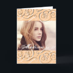 Golden Glow Swirls 21ste verjaardag foto Kaart<br><div class="desc">Voeg een foto van het verjaardagsmeisje of van het verjaardagsmeisje met haar vrienden toe aan deze gemakkelijk te gebruiken gouden gloed en elegante wervelenkaart.</div>
